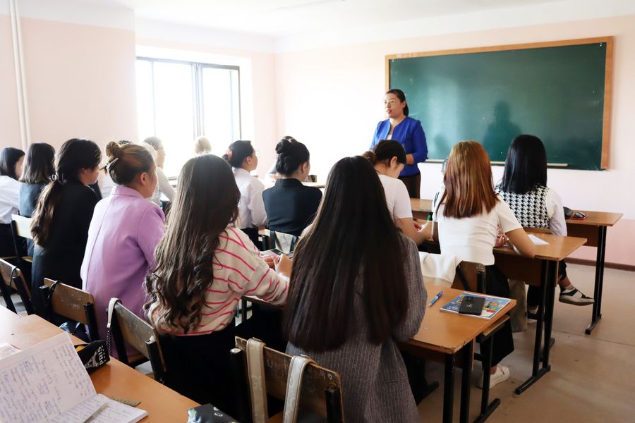 «ALEM» кәсіби білім беру колледжінде «Тарих төріндегі Тараз» тақырыбында 2 курс студенттеріне танымдық дәріс 