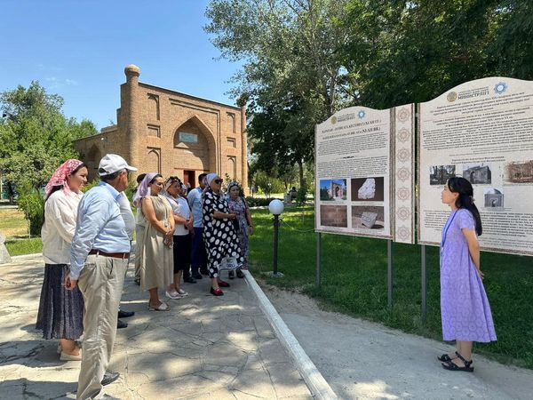 Жуалы ауданы тарихи-өлкетану музейінің қызметкерлеріне экскурсия