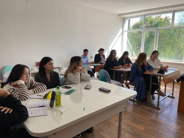  М. Х. Дулати атындағы Тараз өңірлік университетінің білімгерлеріне «Ежелгі Тараз – саудагерлер қаласы»  тақырыбында дәріс 