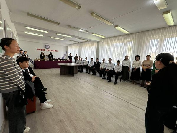 Нарғозы Данаев атындағы №51 орта мектебінің оқушыларына «Дәуірлер көшіндегі Тараз» тақырыбында жылжымалы көрме