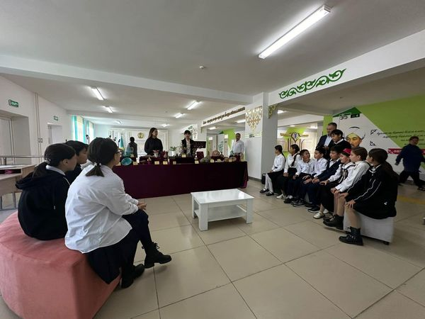 №63 орта мектебінің оқушыларына «Тараздың көне тарихы» тақырыбында жылжымалы көрме