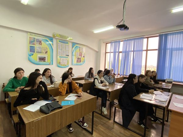 М. Х. Дулати атындағы Тараз өңірлік университетінің білімгерлеріне «Ежелгі Тараз ескерткіштерінің құпиялары» тақырыбында дәріс 06.11.24 