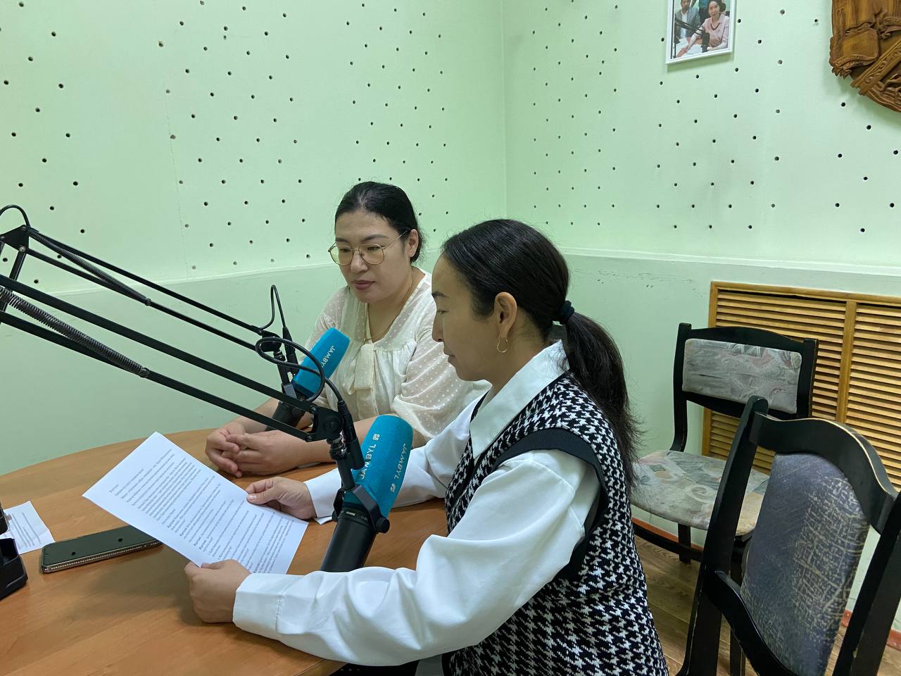 Мадина Ибадильдаева Жамбыл радиосының «Асыл қазына» хабарына арнайы қонақ болып қатысты