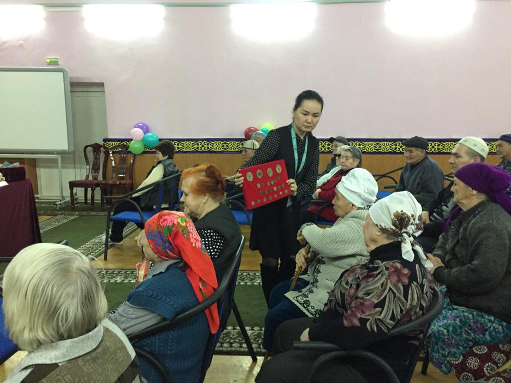 Көрме қарттар көңілінен шықты