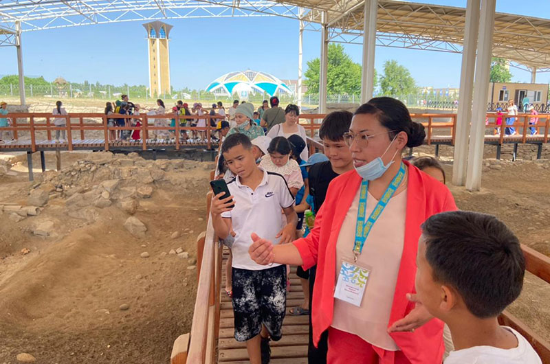 «Көне Тараз» археологиялық саябағында экскурсия өткізді