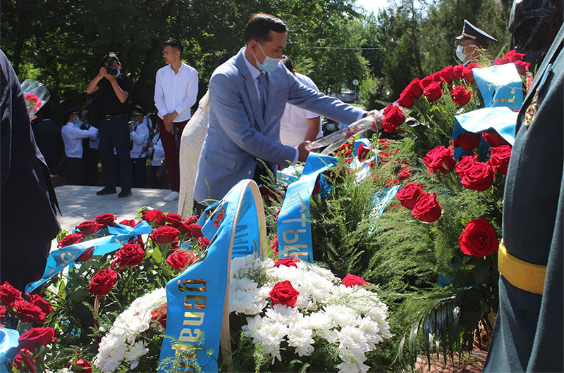 Саяси қуғын-сүргін және ашаршылық құрбандарын еске алу күні