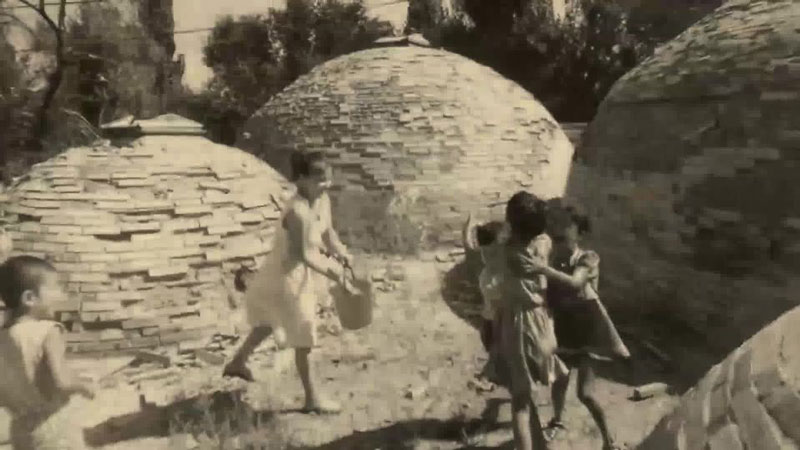 Фотосуреттерден жинақталған бейне ролик