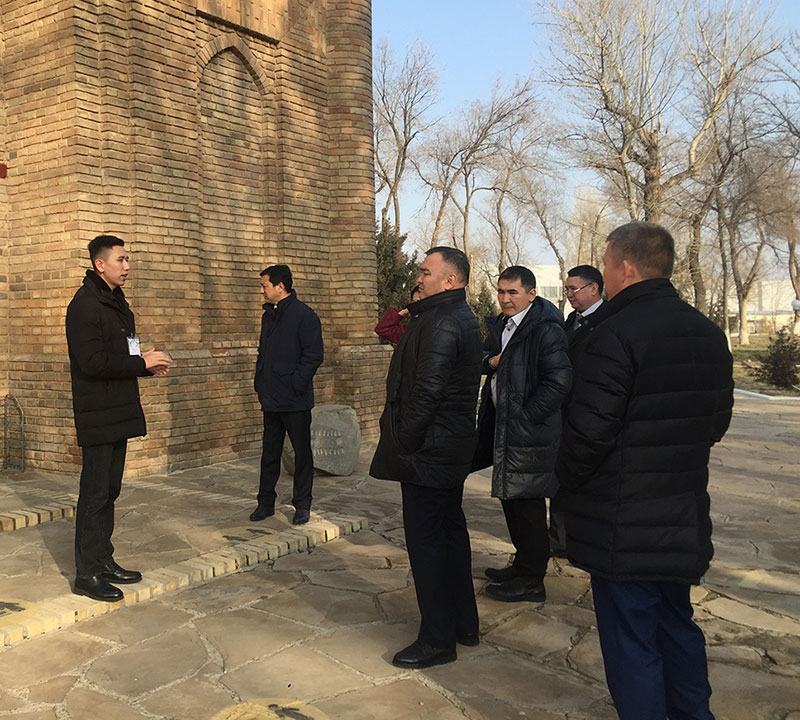 Ежелгі Тараз қонақтарды қарсы алады!