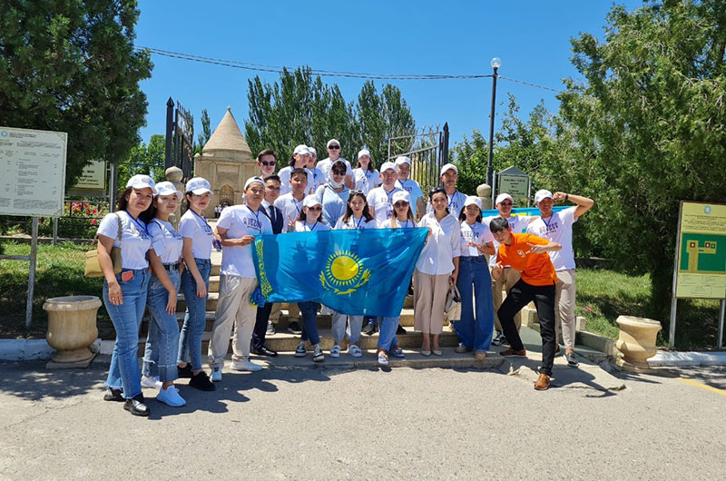 Экскурсия жүргізді