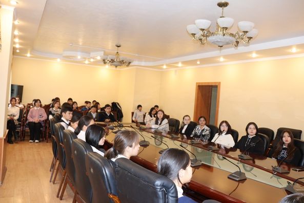 «Парасат» колледжінің студенттеріне «Тарих төріндегі Тараз»  дәріс